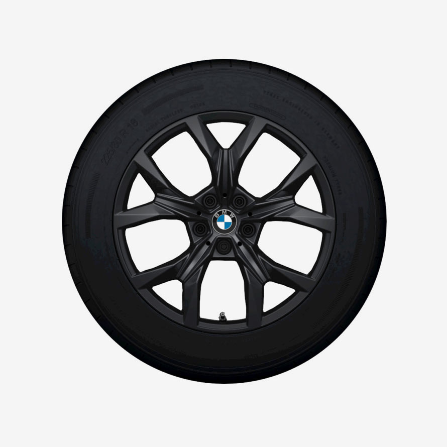 BMW X3 oraz kompletne koło zimowe - zapytaj o ofertę.